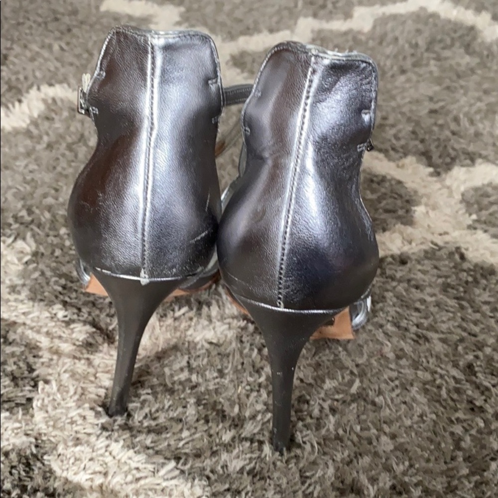 Badgley Mischka Silver Heels - Picture 4 of 5